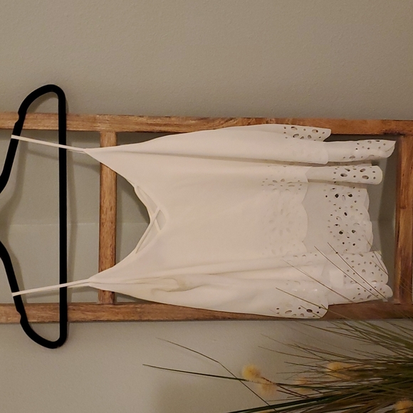 Muan White Tank | Size M - Picture 2 of 8